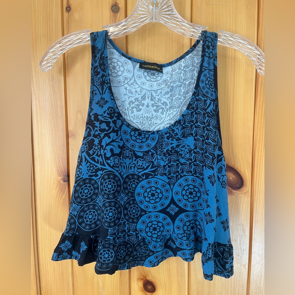 NWOT los bandidos flirty crop top | size medium | blue & black pattern design